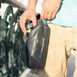 LIFESYSTEMS LIFEVENTURE WASH CASE -Wildernessshop Shop LifeSystems wash case 2