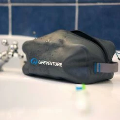 LIFESYSTEMS LIFEVENTURE WASH CASE -Wildernessshop Shop LifeSystems wash case 3