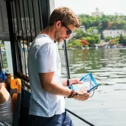 LIFESYSTEMS LIFEVENTURE WATERPROOF MAP CASE -Wildernessshop Shop LifeSystems waterproof map case 3