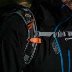 LIFESYSTEMS HURRICANE WHISTLE -Wildernessshop Shop Lifesystems 42620 hurricane whistle lifestyle 1