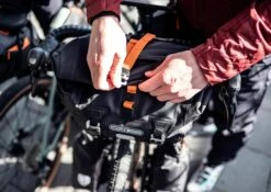 ORTLIEB HANDLEBAR PACK QR 11L -Wildernessshop Shop Ortlieb handlebar pack qr 11L in use 10